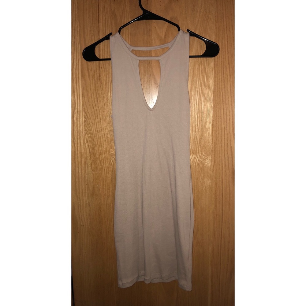 NWT bodycon dress open back keyhole front